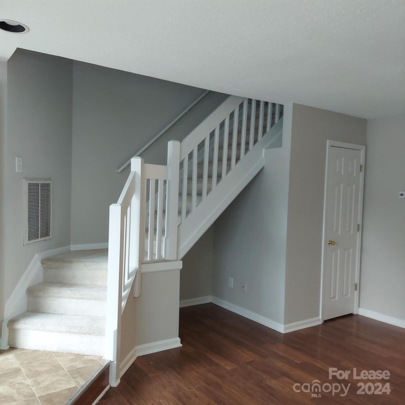 Property image 3 at 3206 Summercroft Lane, Charlotte, NC 28269