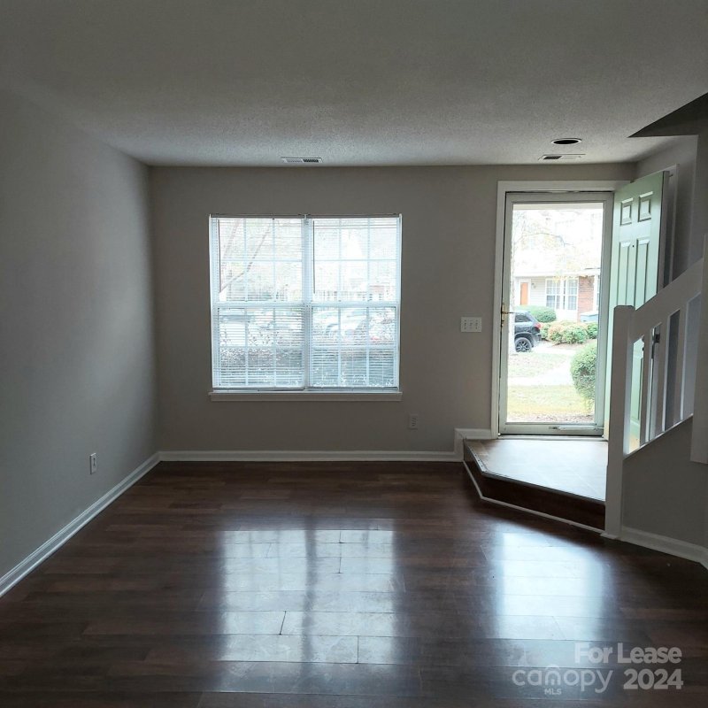 Property image 5 at 3206 Summercroft Lane, Charlotte, NC 28269