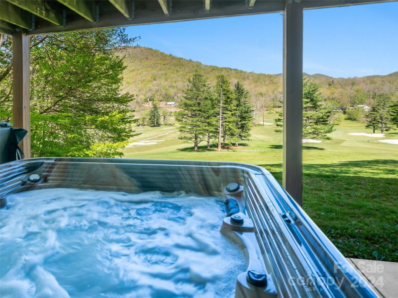 Property image 3 at 357 Fairway Loop, Burnsville, NC 28714