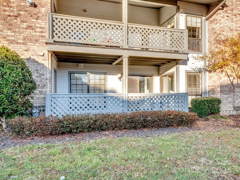 Property image 4 at 5847 Harris Grove Lane, Charlotte, NC 28212