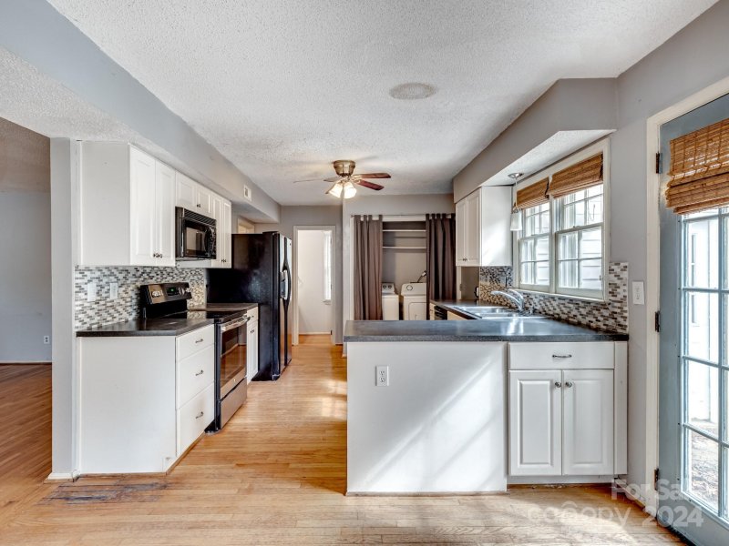 Property image 5 at 8920 Danson Drive, Charlotte, NC 28277