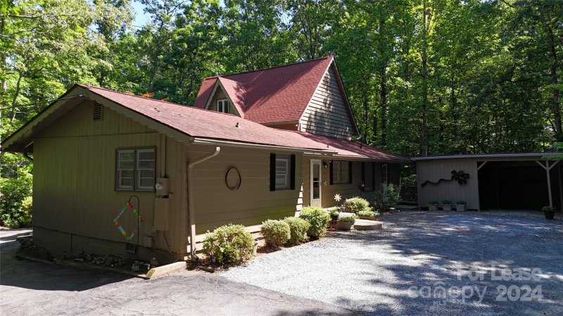 Property image 2 at 509 E Lakeshore Drive, Landrum, SC 29356