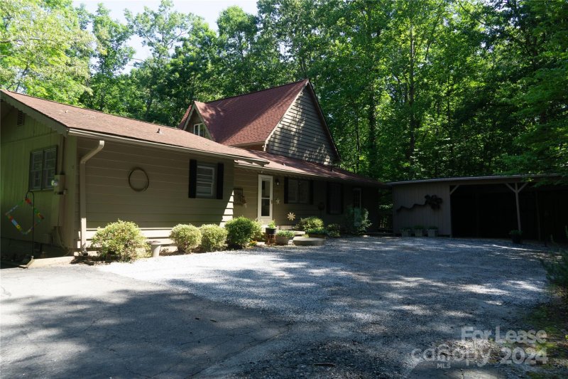 Property image 4 at 509 E Lakeshore Drive, Landrum, SC 29356