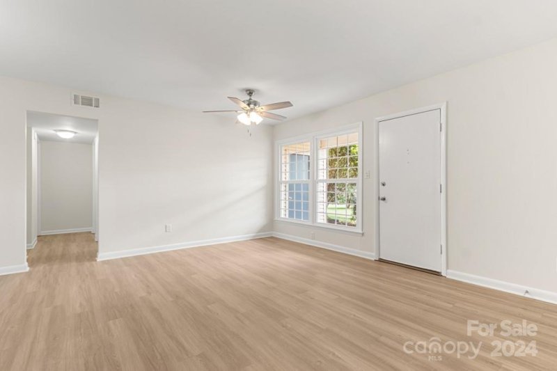 Property image 3 at 4601 Coronado Drive, Charlotte, NC 28212