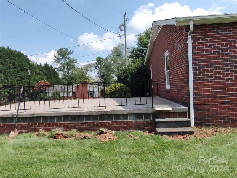 Property image 3 at 2625 20th Street Lane, Hickory, NC 28601