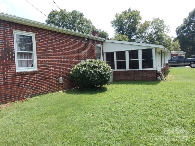 Property image 4 at 2625 20th Street Lane, Hickory, NC 28601