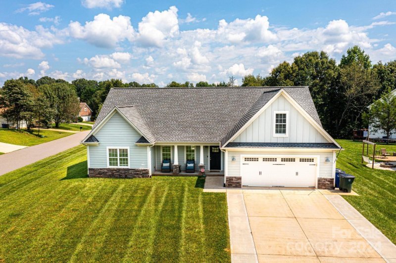 Property image 2 at 1704 Pipers Ridge Circle, Conover, NC 28613