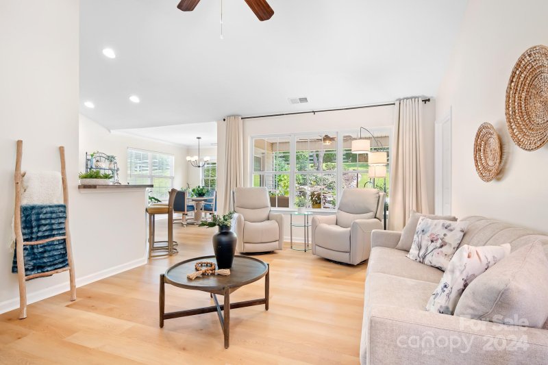 Property image 3 at 10801 Peddlers Court, Davidson, NC 28036