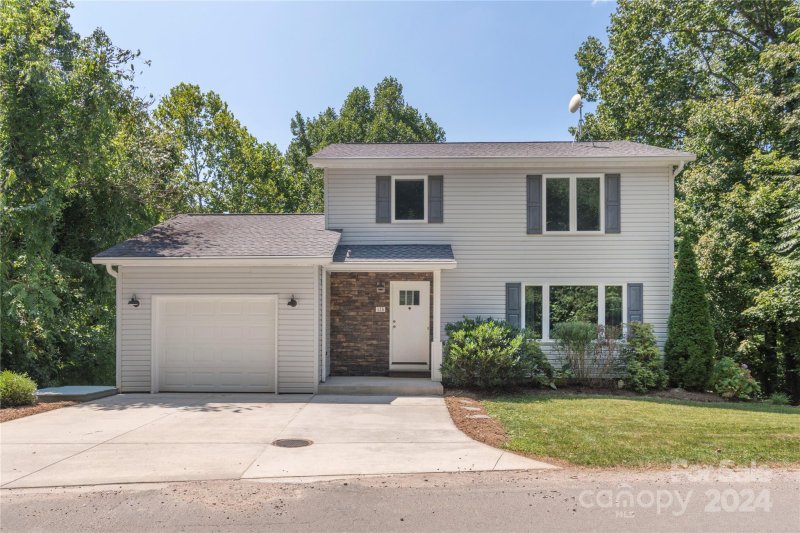 Property image 2 at 125 Park Ridge Avenue, Swannanoa, NC 28778