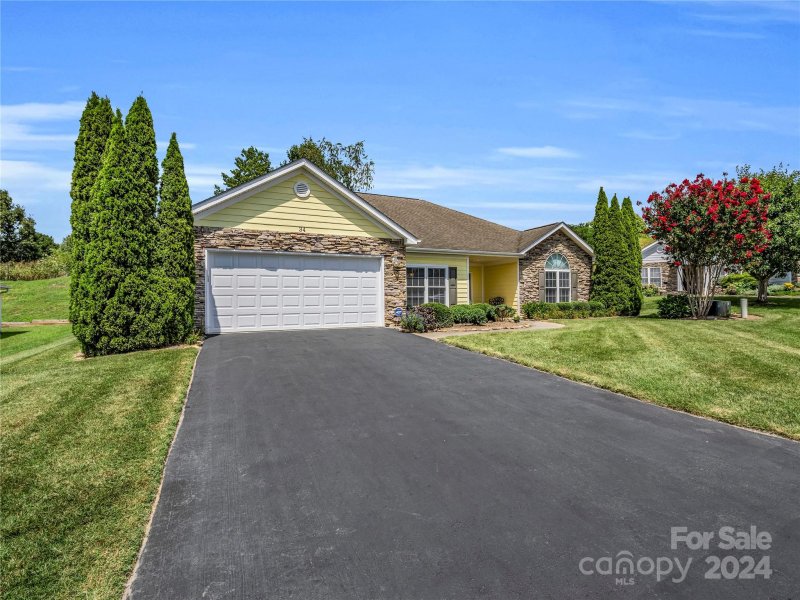 Property image 2 at 34 Slosman Drive, Asheville, NC 28806