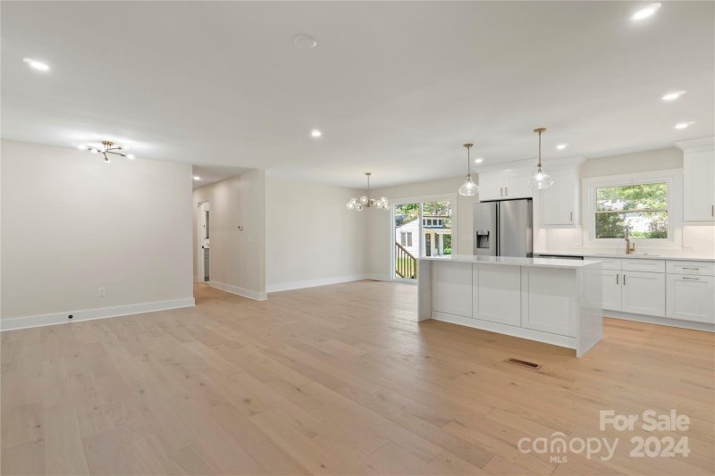 Property image 3 at 3529 Driftwood Drive, Charlotte, NC 28205