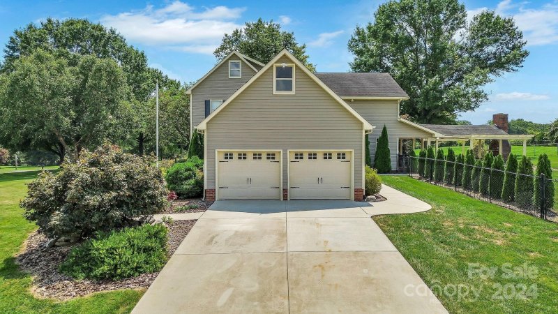 Property image 2 at 404 Baymount Drive, Statesville, NC 28625