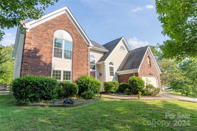 Property image 3 at 10600 Appleberry Lane, Charlotte, NC 28214