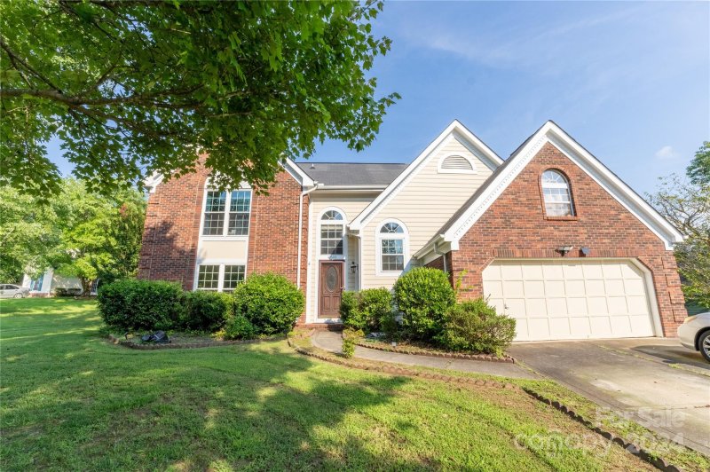 Property image 4 at 10600 Appleberry Lane, Charlotte, NC 28214