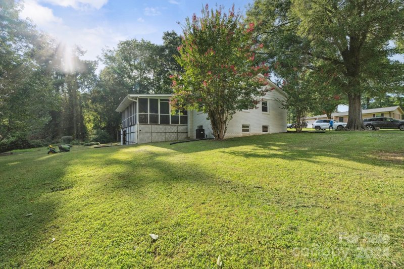 Property image 3 at 2550 Scott Street, Kannapolis, NC 28083