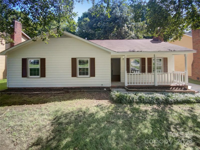 7112 Rockwood Forest Lane