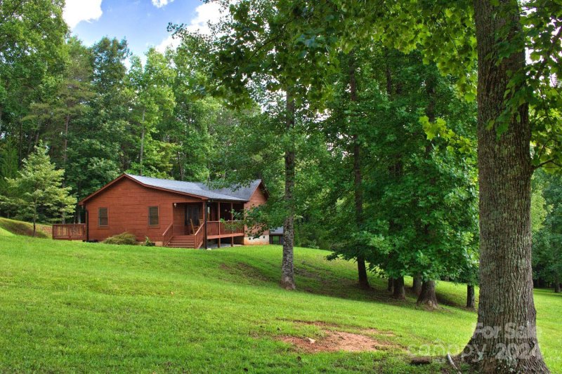 Property image 2 at 309 Whitestone Circle, Union Mills, NC 28167