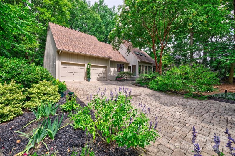 Property image 3 at 4 Oak Leaf Road, Lake Wylie, SC 29710