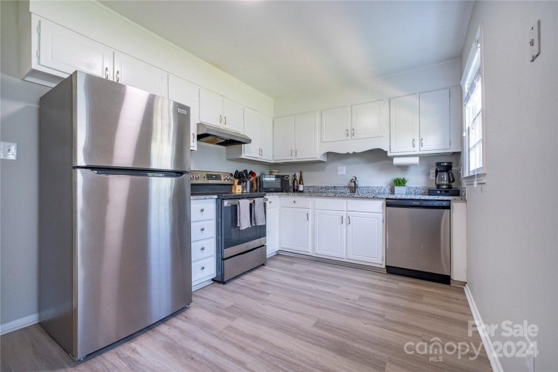 Property image 5 at 8339 Knights Bridge Road, Charlotte, NC 28210