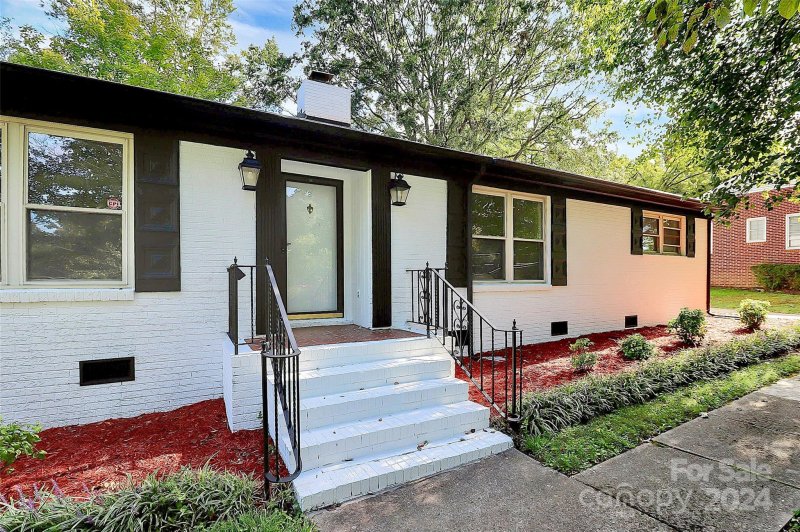 Property image 2 at 839 Allister Drive, Charlotte, NC 28227