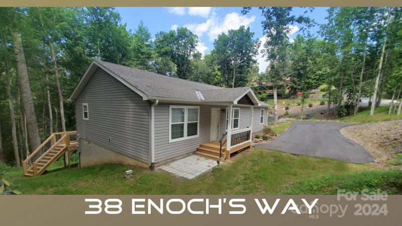 Enochs Way, Fletcher community