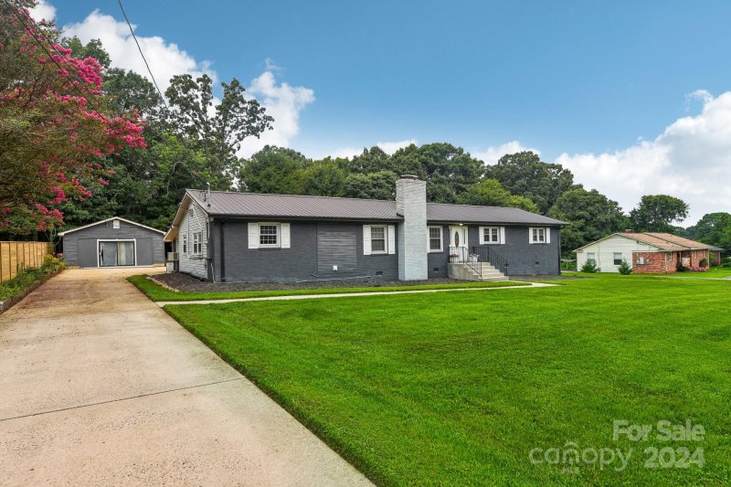 Property image 4 at 642 Fielding Road, Charlotte, NC 28214