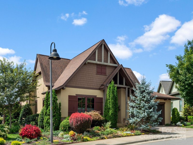 Property image 2 at 55 Chantilly Drive, Asheville, NC 28804