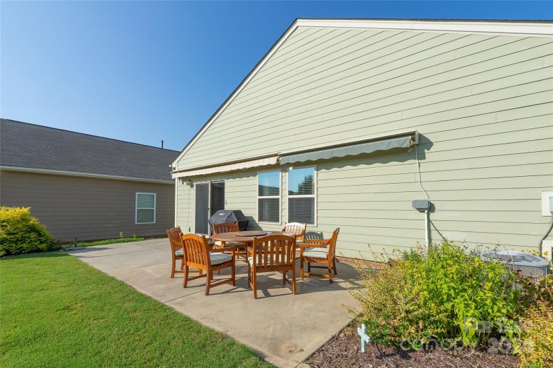 Property image 4 at 125 Willow Valley Drive, Mooresville, NC 28115