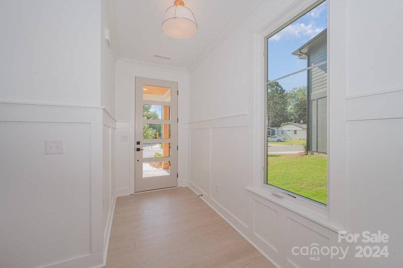 Property image 3 at 1721 Jennings Street, Charlotte, NC 28216