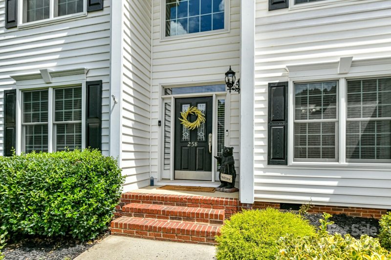 Property image 2 at 258 Forest Walk Way, Mooresville, NC 28115