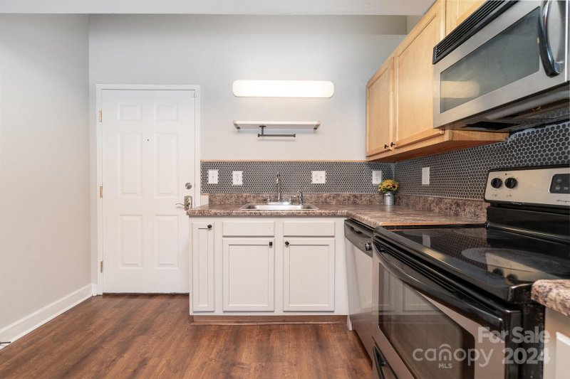 Property image 4 at 201 Hoskins Road, Charlotte, NC 28208