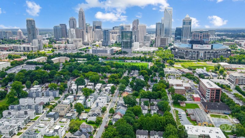 Property image 4 at 937 Westbrook Drive, Charlotte, NC 28202