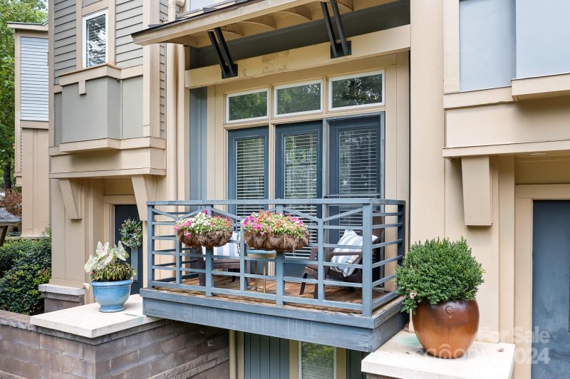 Property image 2 at 844 Garden District Drive, Charlotte, NC 28202