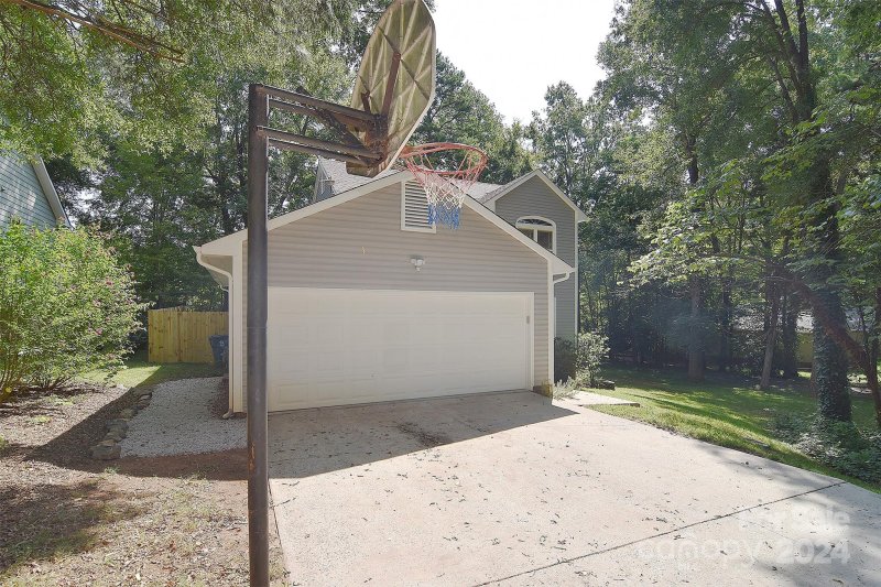 Property image 3 at 10203 Rockwood Road, Charlotte, NC 28215