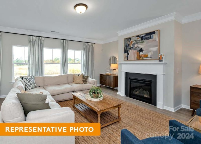 Property image 3 at 9063 Evercrisp Lane, Charlotte, NC 28215