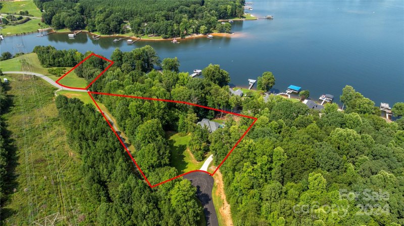 Property image 3 at 7086 Hawk Shadow Lane, Denver, NC 28037