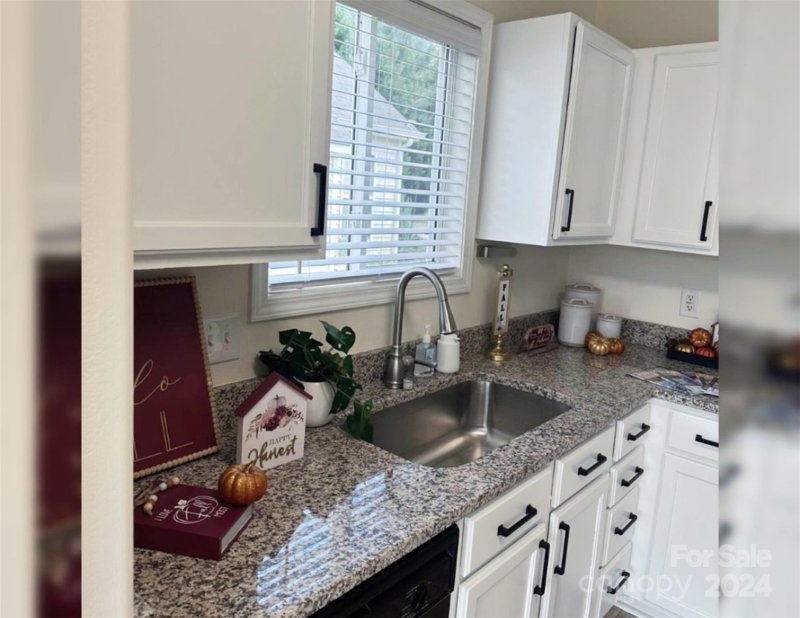 Property image 4 at 10549 Glory Meadow Court, Charlotte, NC 28278
