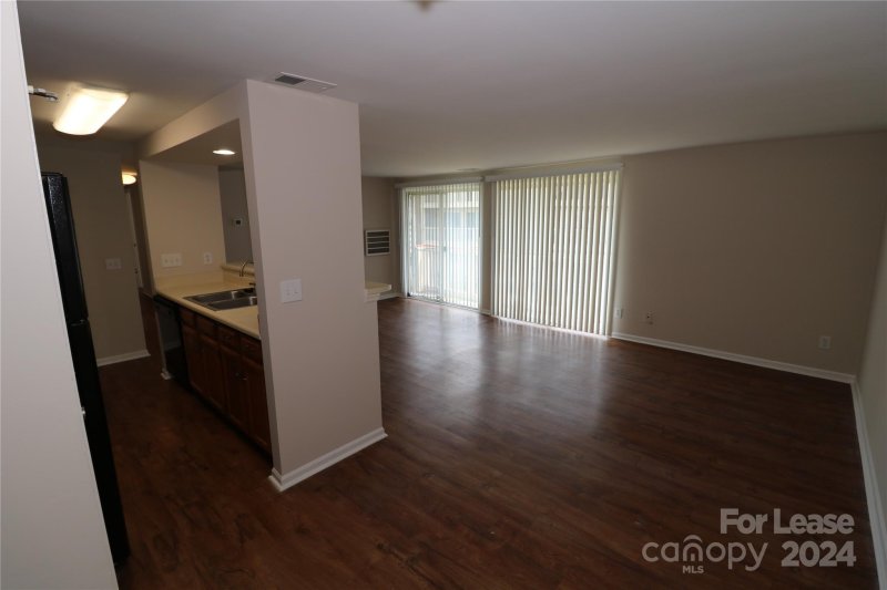 Property image 4 at 1630 Arlyn Circle, Charlotte, NC 28213