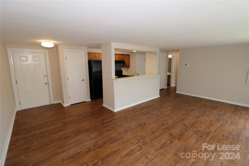 Property image 5 at 1630 Arlyn Circle, Charlotte, NC 28213