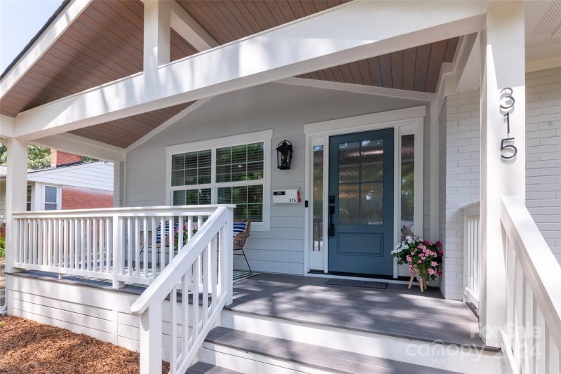 Property image 2 at 315 Seneca Place, Charlotte, NC 28210