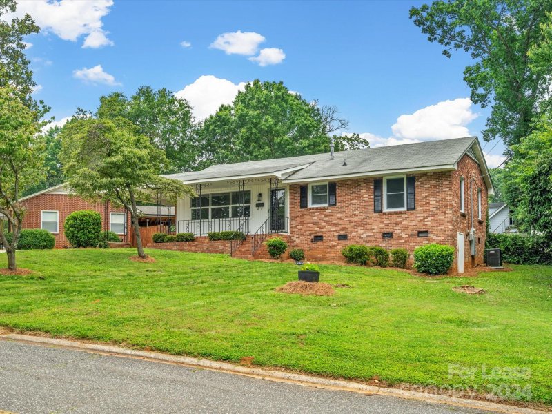 Property image 2 at 1000 Tanglewood Drive, Gastonia, NC 28054