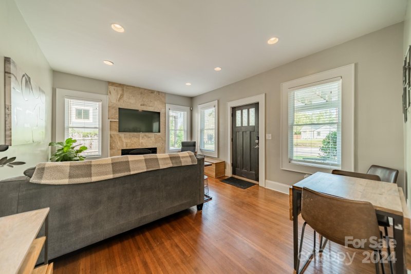 Property image 5 at 2509 Rozzelles Ferry Road, Charlotte, NC 28208