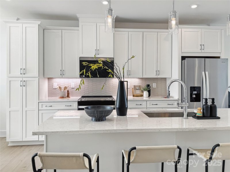 Property image 5 at 459 Blairhill Road, Charlotte, NC 28217