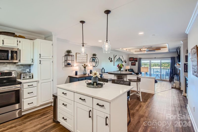 Property image 3 at 9709 Emerald Point Drive, Charlotte, NC 28278