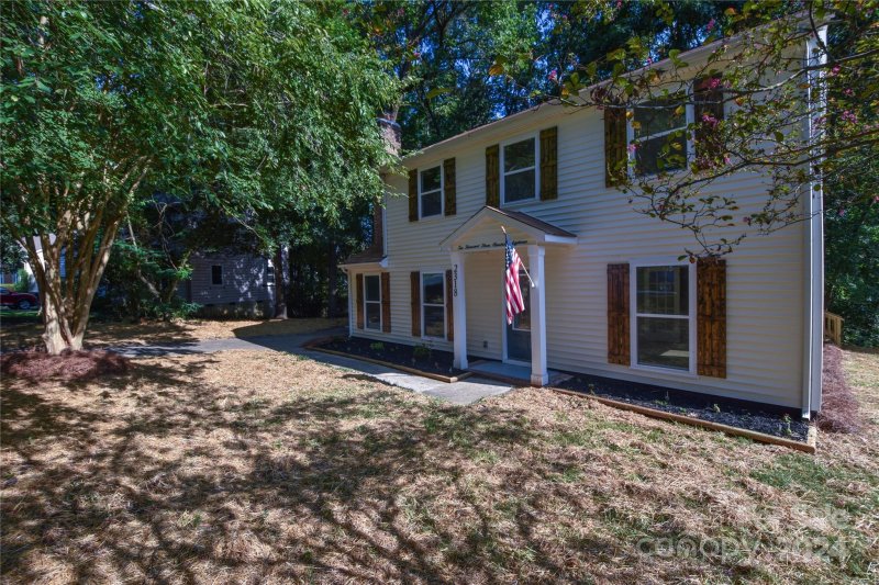 Property image 3 at 2318 Castlecomer Drive, Charlotte, NC 28262
