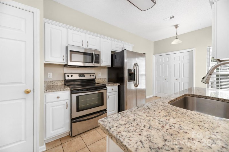 Property image 3 at 9449 Kimmel Lane, Charlotte, NC 28216