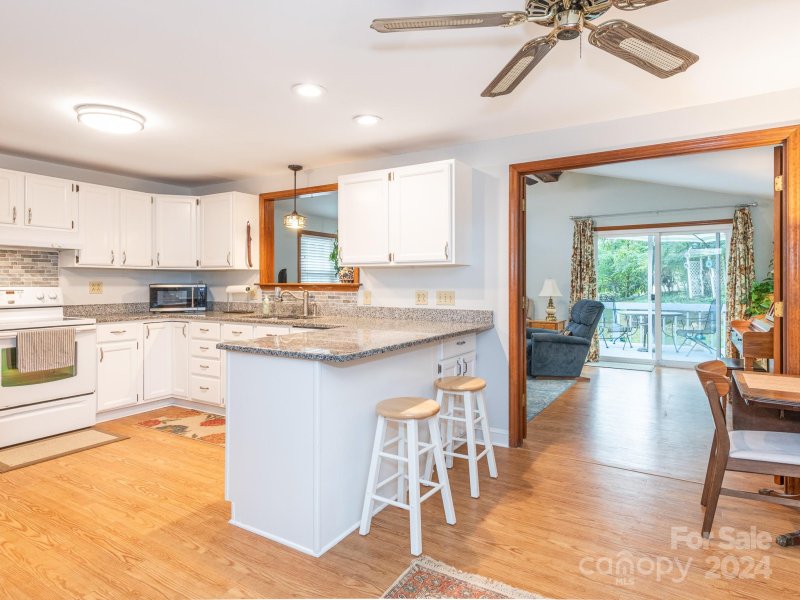 Property image 5 at 7015 Rollingridge Drive, Charlotte, NC 28211