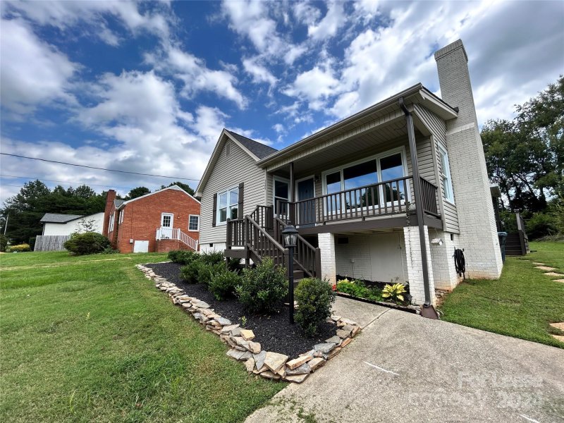 Property image 2 at 125 Marina Lane, Mooresville, NC 28117