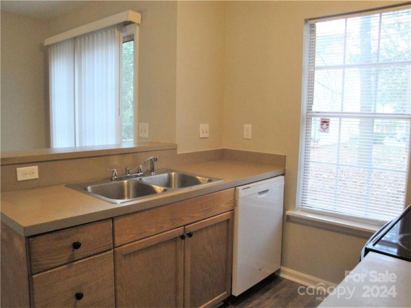 Property image 3 at 6354 Windsor Gate Lane, Charlotte, NC 28215