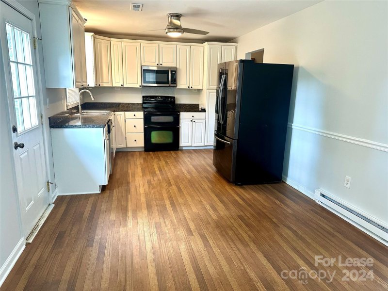 Property image 5 at 3327 Woodleaf Road, Charlotte, NC 28205